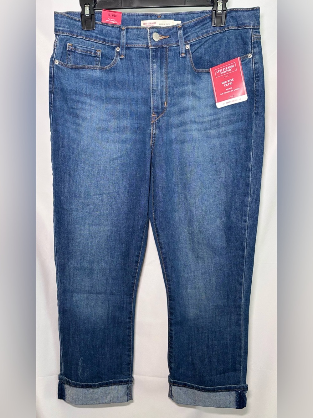 Levi Signature Mid Rise Capri Jeans